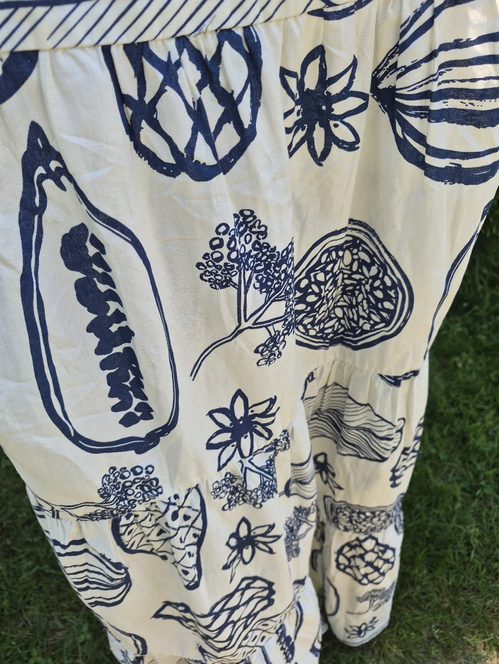 New Ladies BOUTIQUE Petal And Pup Cream & Navy Printed Maxi Sundress Large - Picture 4 of 5